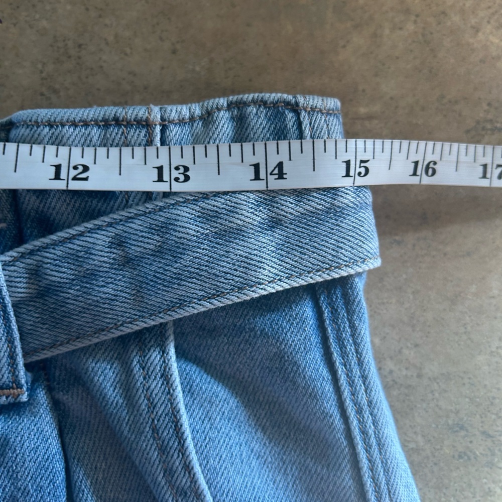 American Eagle Outfitters jeans - light blue “Highest rise mom jeans” w/belt - Picture 10 of 12